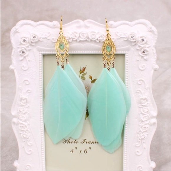 Jewelry - Mint green gold feather drop boho earring